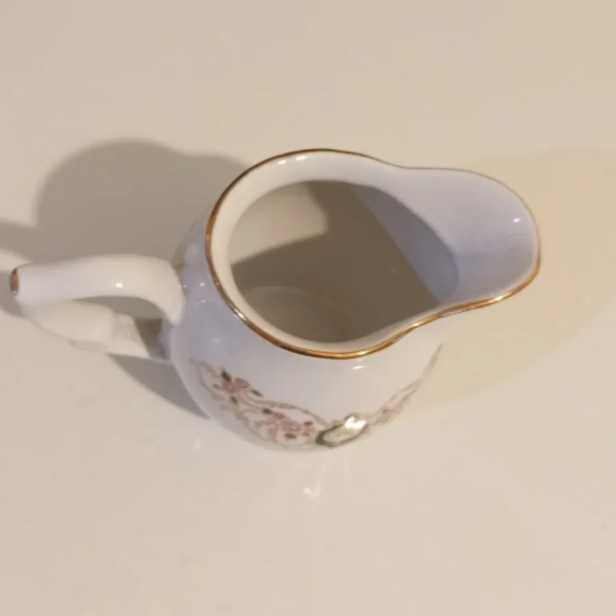 سس خوری لب طلایی