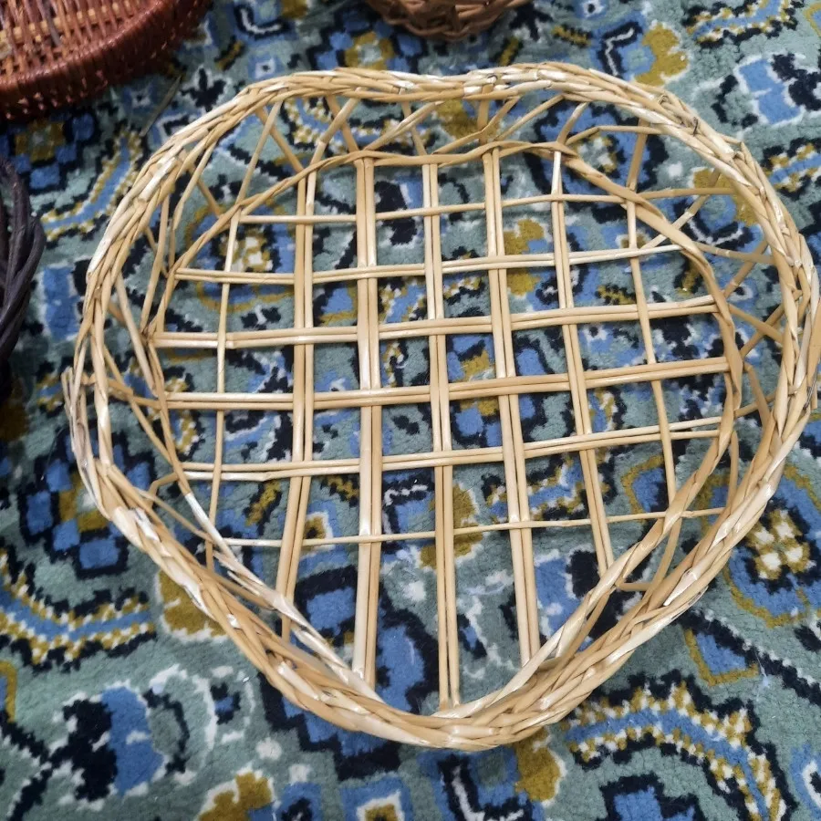 تعدادی سبد حصیری