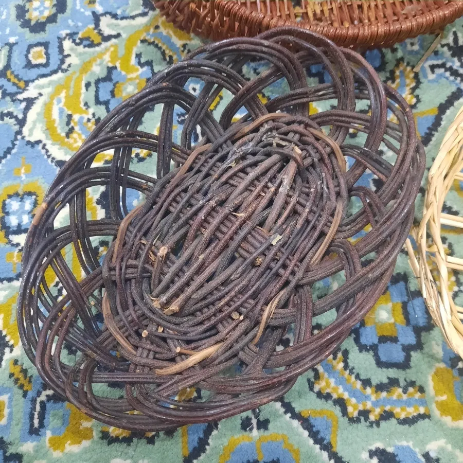 تعدادی سبد حصیری