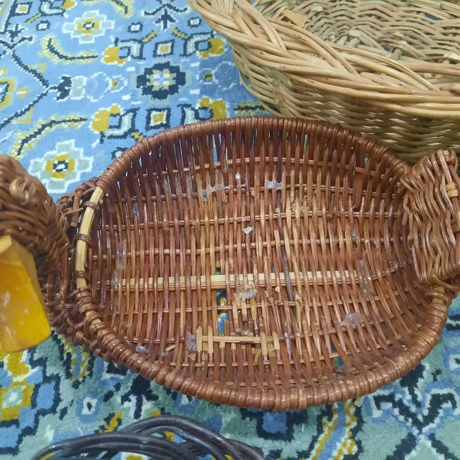 تعدادی سبد حصیری