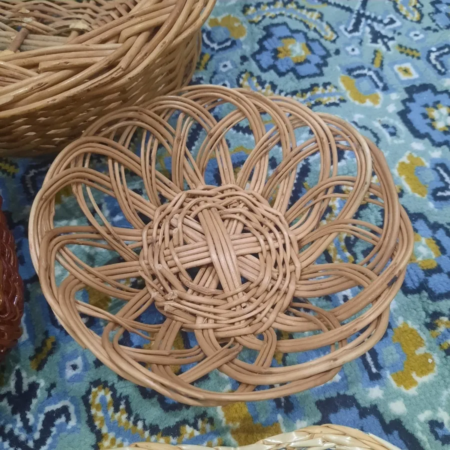 تعدادی سبد حصیری