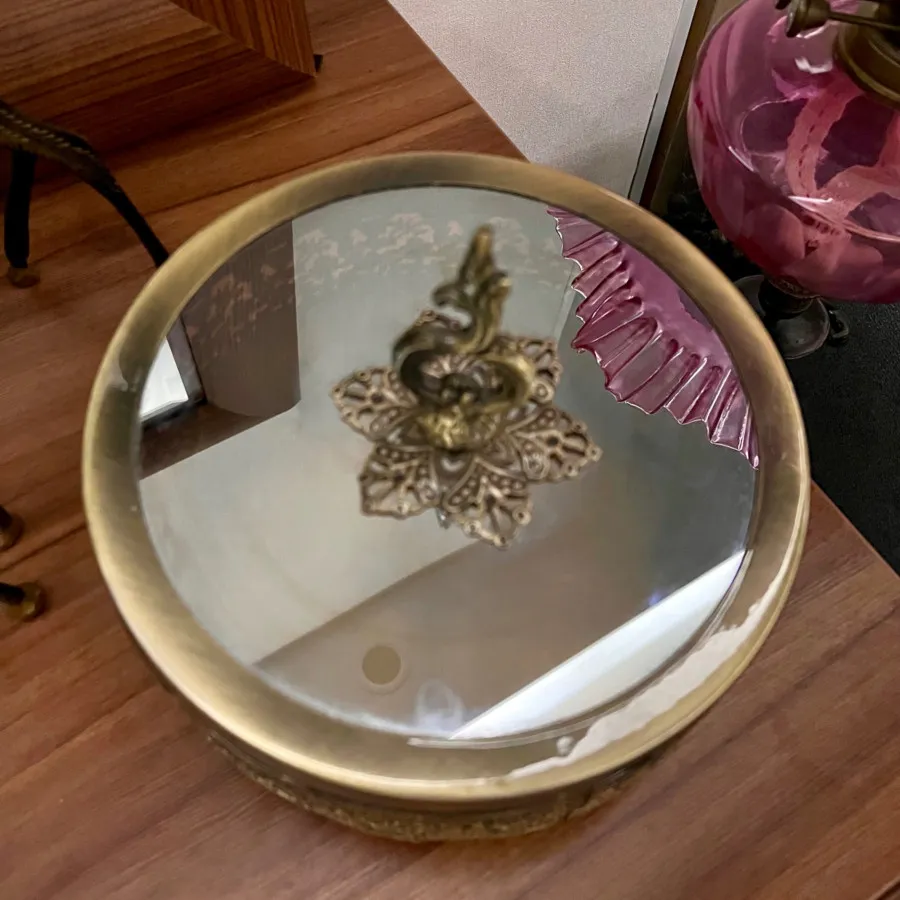 ظرف شکلات خوری در دار