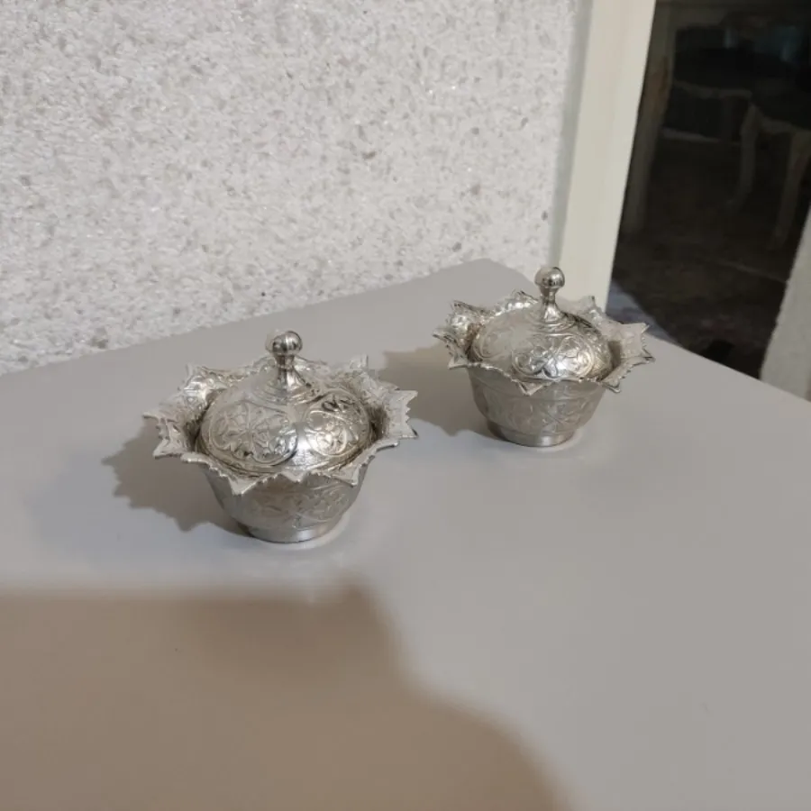 قندان