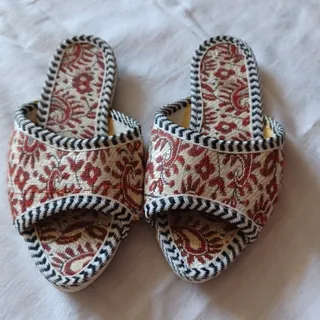 دمپایی روفرشی سنتی