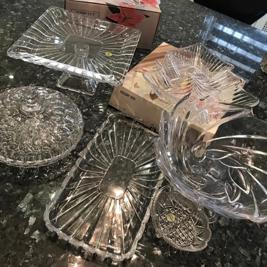 شیرینی خوری