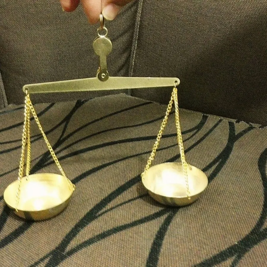 ترازو برنجی