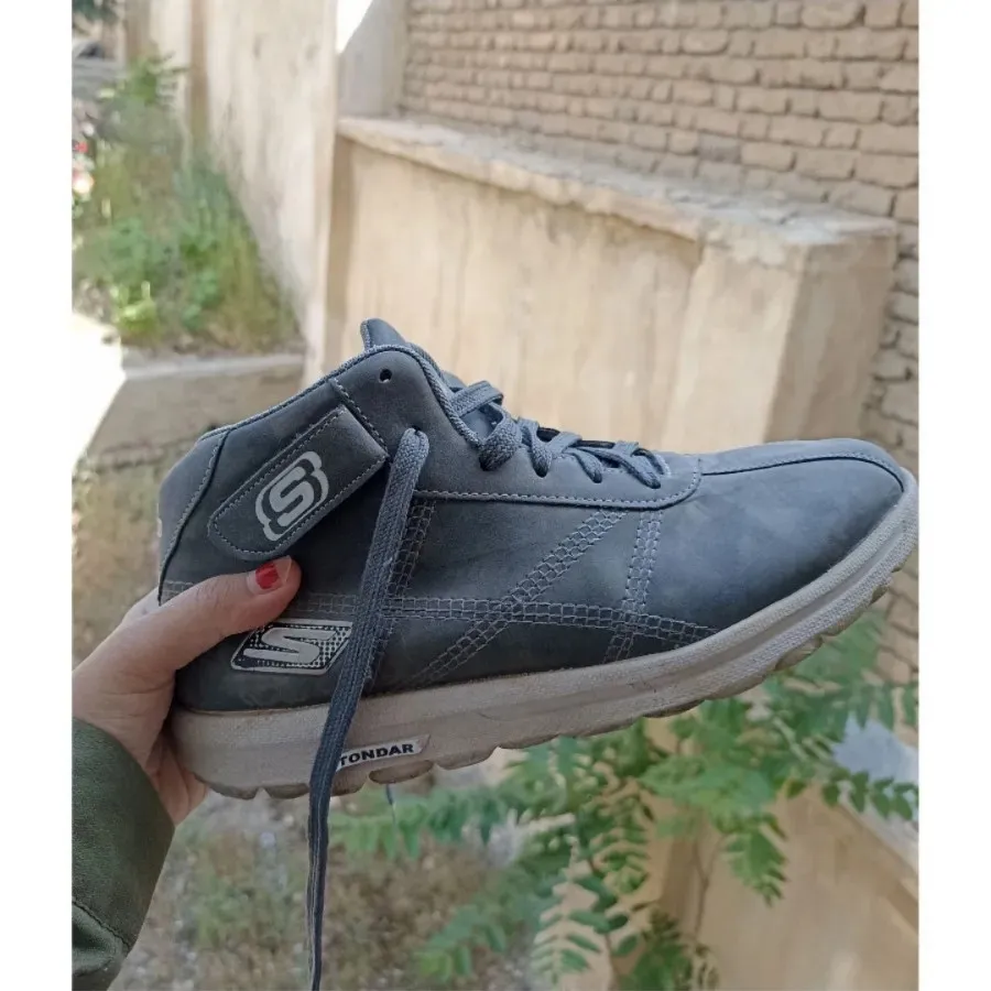 کفش اسکیچرز