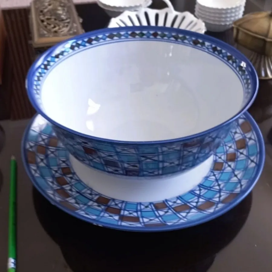 قاب  قدح چینی آبی قهوه ی