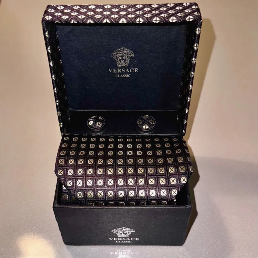 کراوات ودکمه سردستVersace