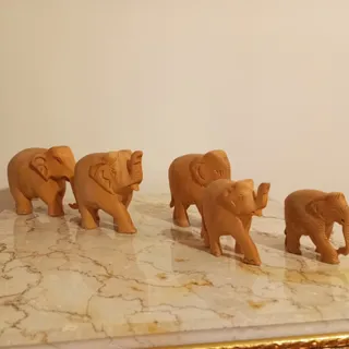 خانواده فیل چوبی