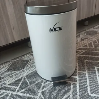 سطل آشغالی