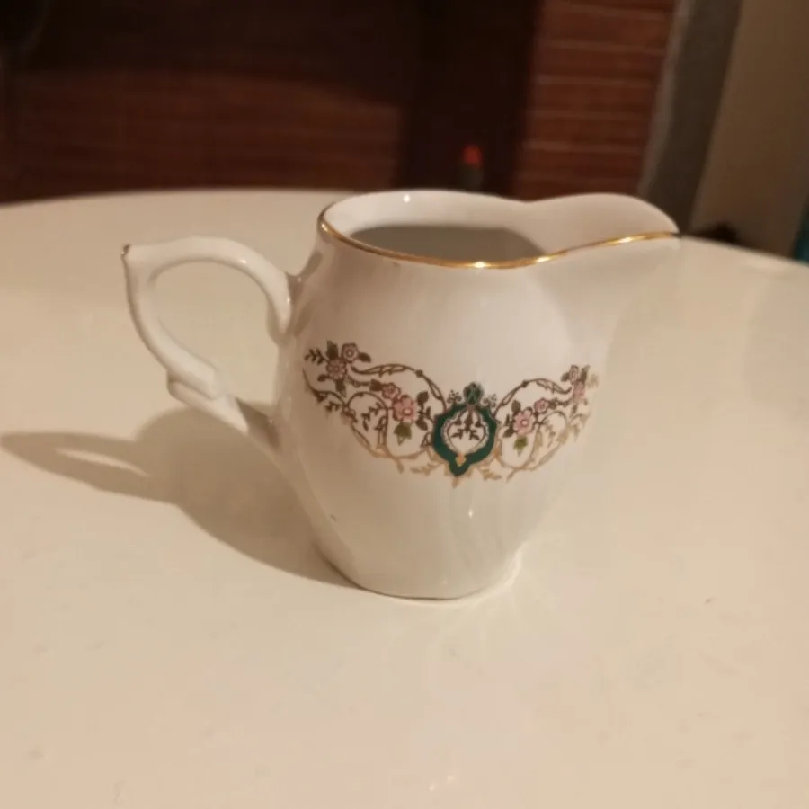 سس خوری لب طلایی