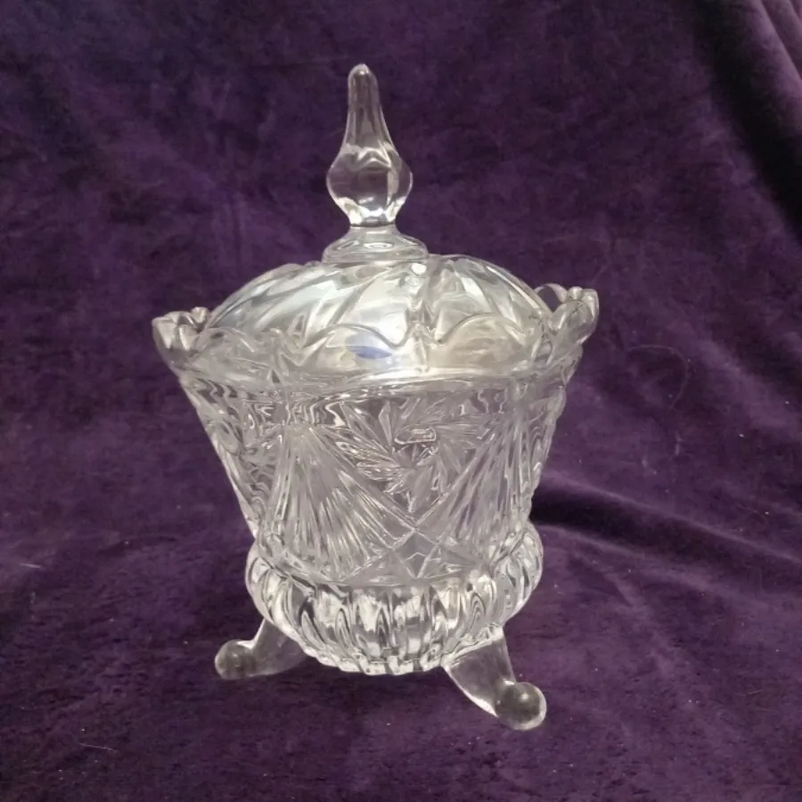 شکلات خوری پایه دار ترک