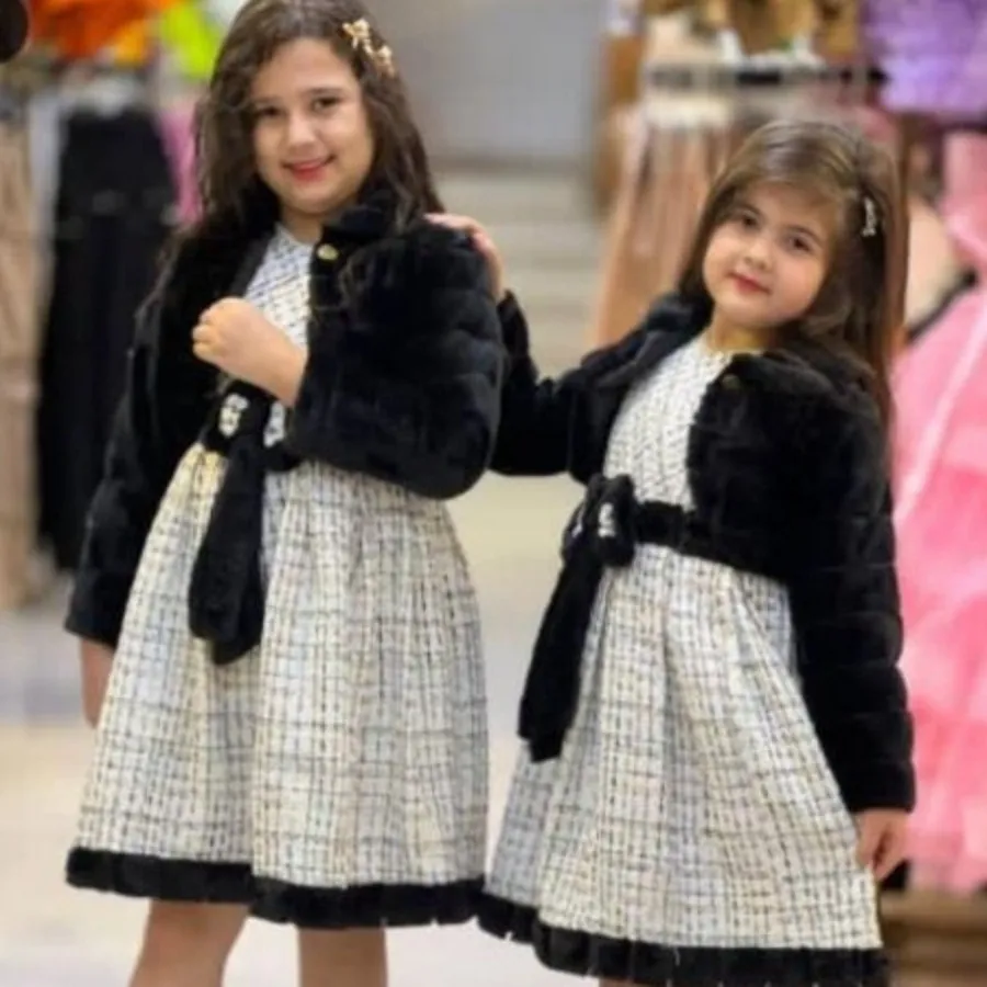 کت و سارافون شانل و خز
