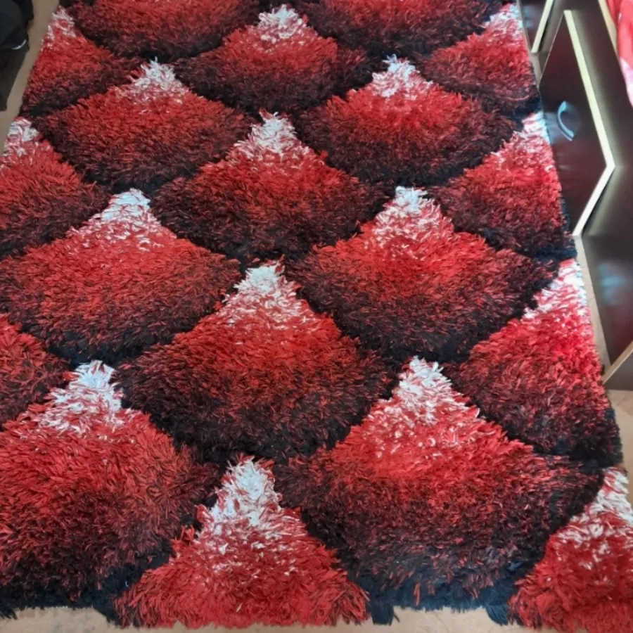 شگی قرمز و مشکی