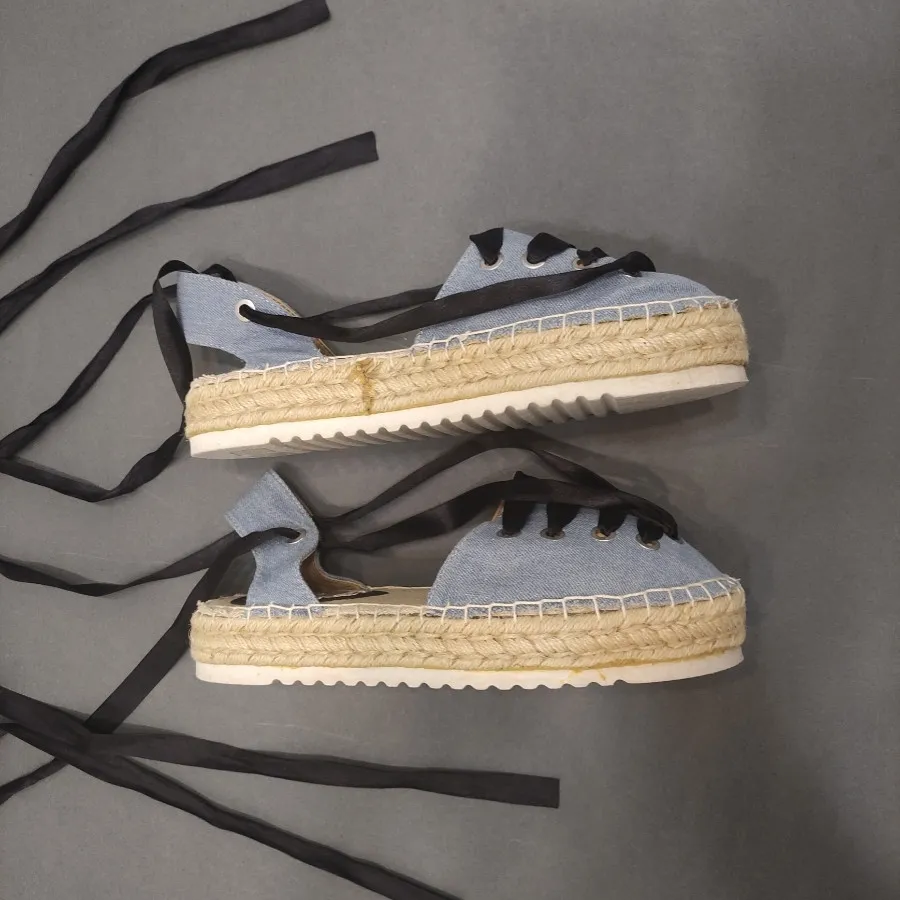 کفش کنفی جین برند Xti