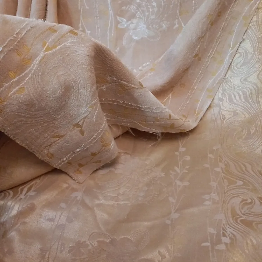 پارچه پرده یا رومبلی کرم