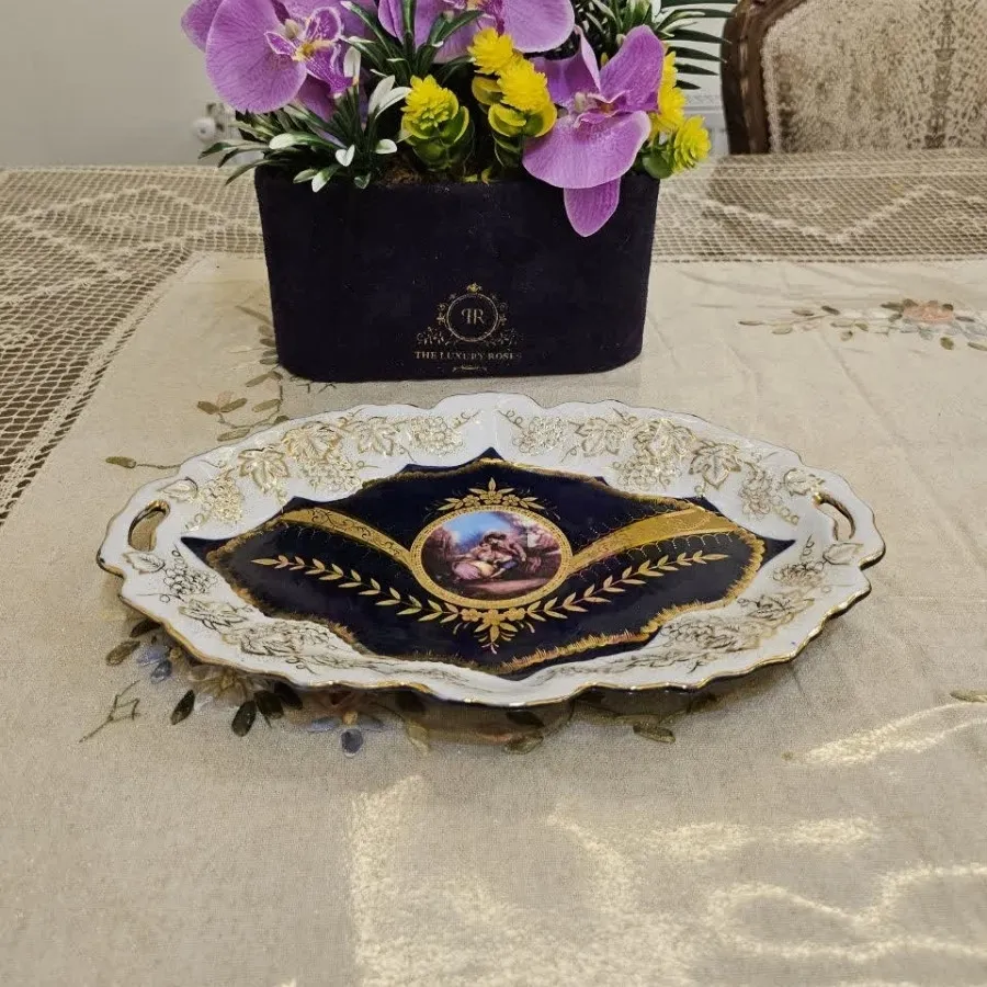 شیرینی خوری