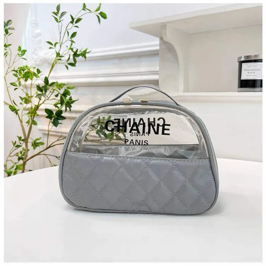 کیف آرایشی ضدآب چرمی