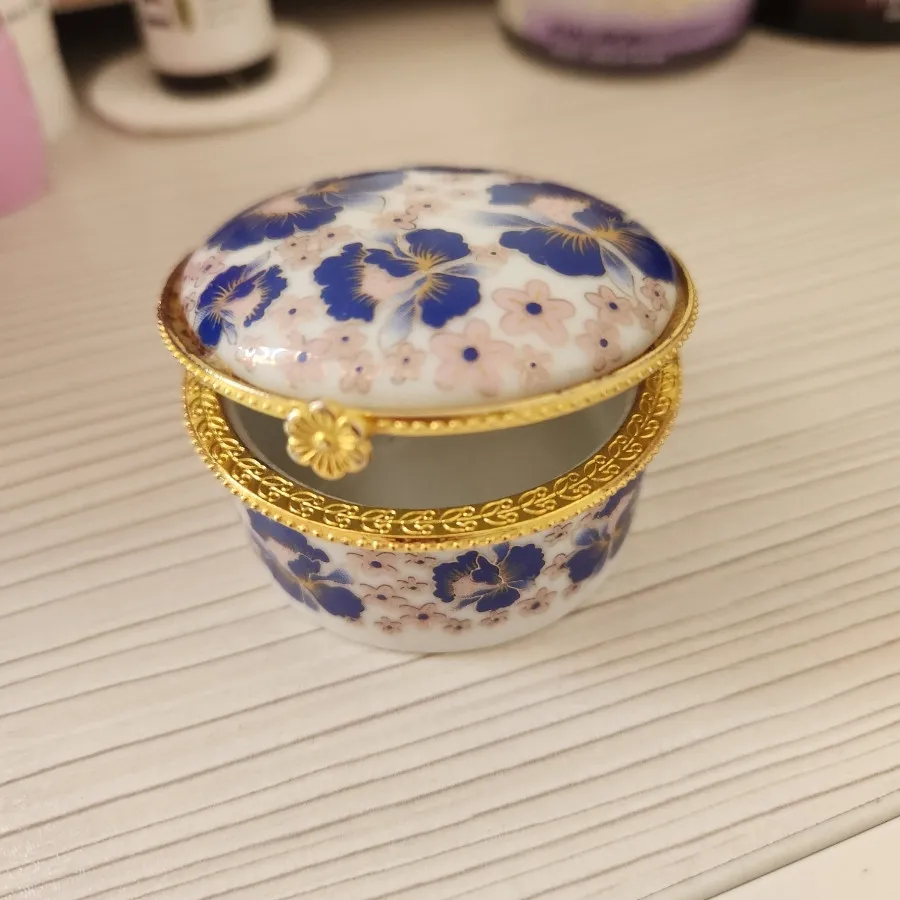 جعبه چینی کوچک