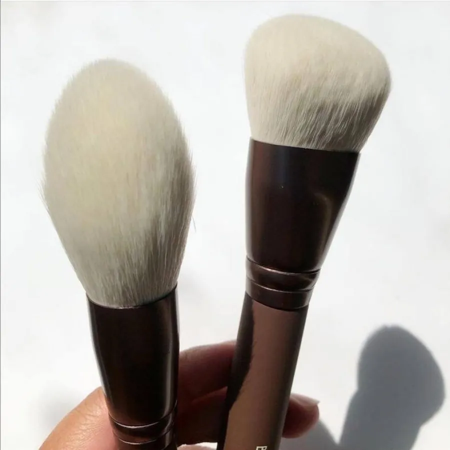 براش کرمپودر و رژگونه