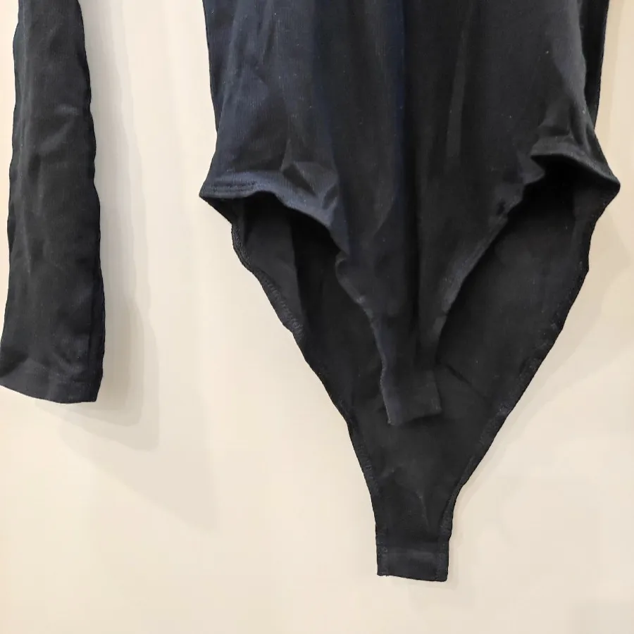 بادی یقه سه سانت H&M