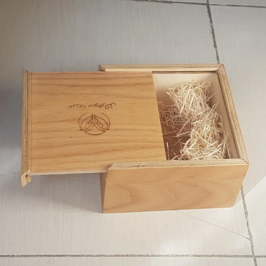 جعبه چوبی
