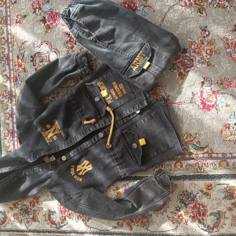 کت لی و شلوار لچه گانه