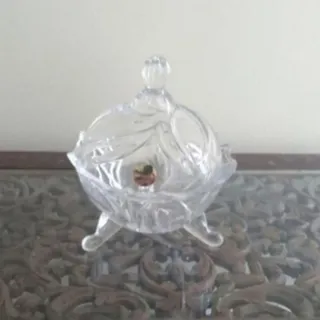 قوری و شکلات خوری