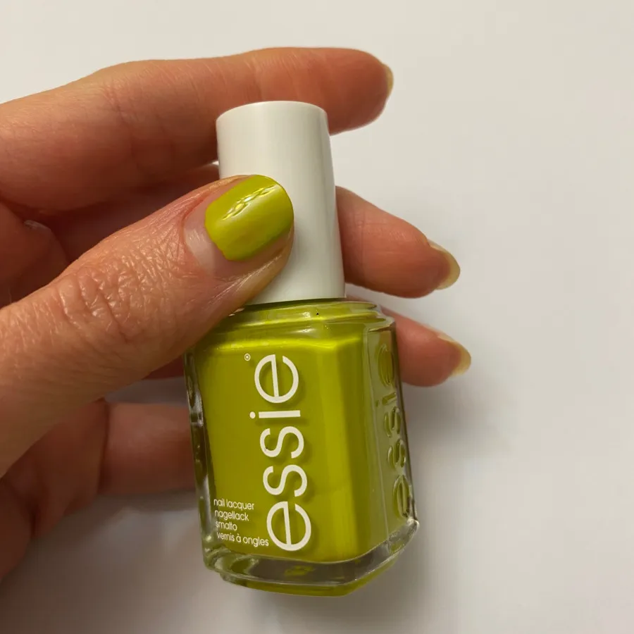 لاک essie