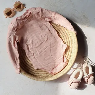 بادی نوزادی زیر دکمه ای