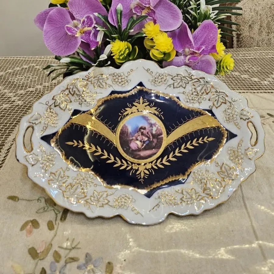 شیرینی خوری