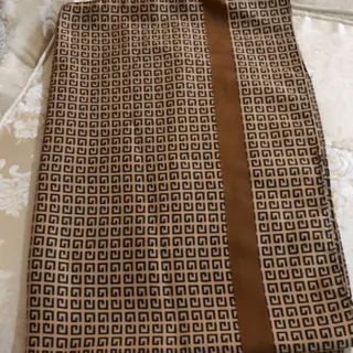 شال برند گوچی