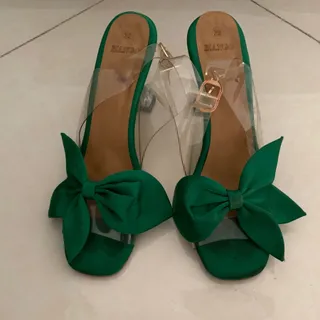 کفش منگو