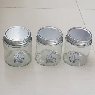 بانکه شیشه ایی