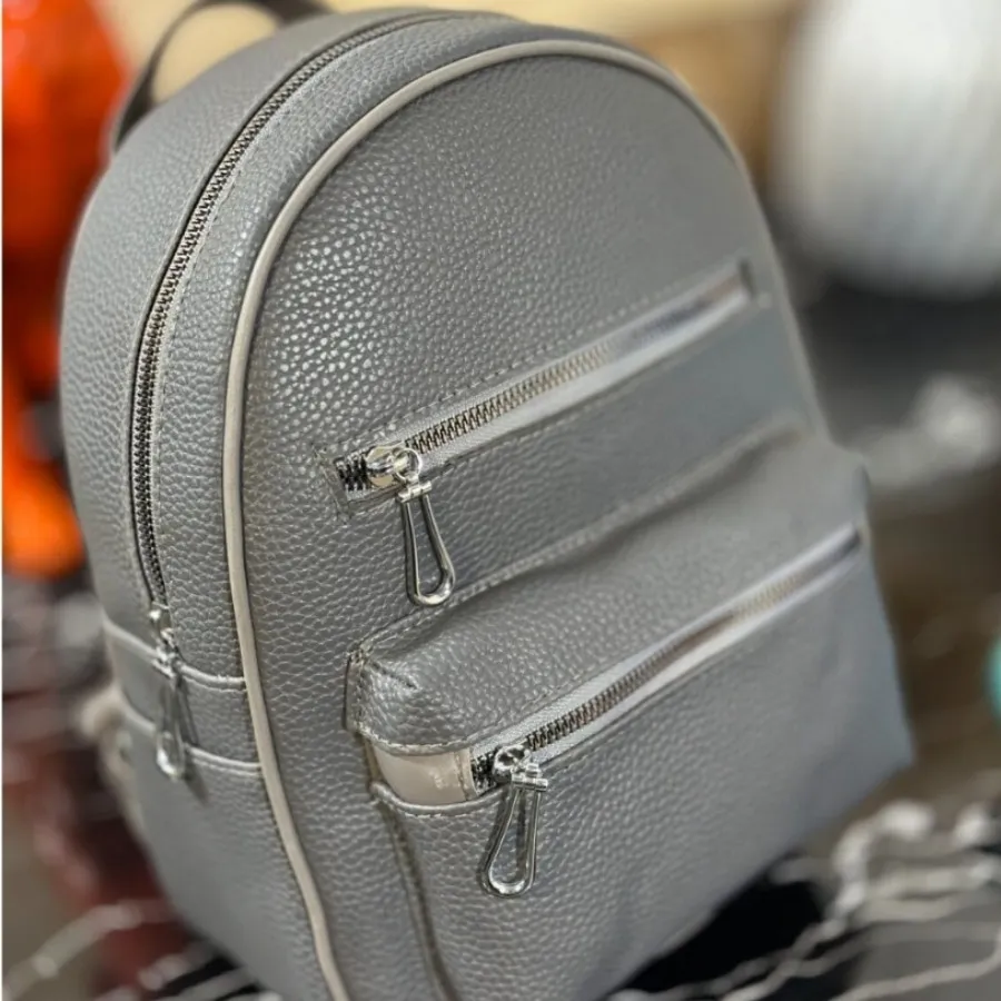 کوله پشتی چرمی مینیمال