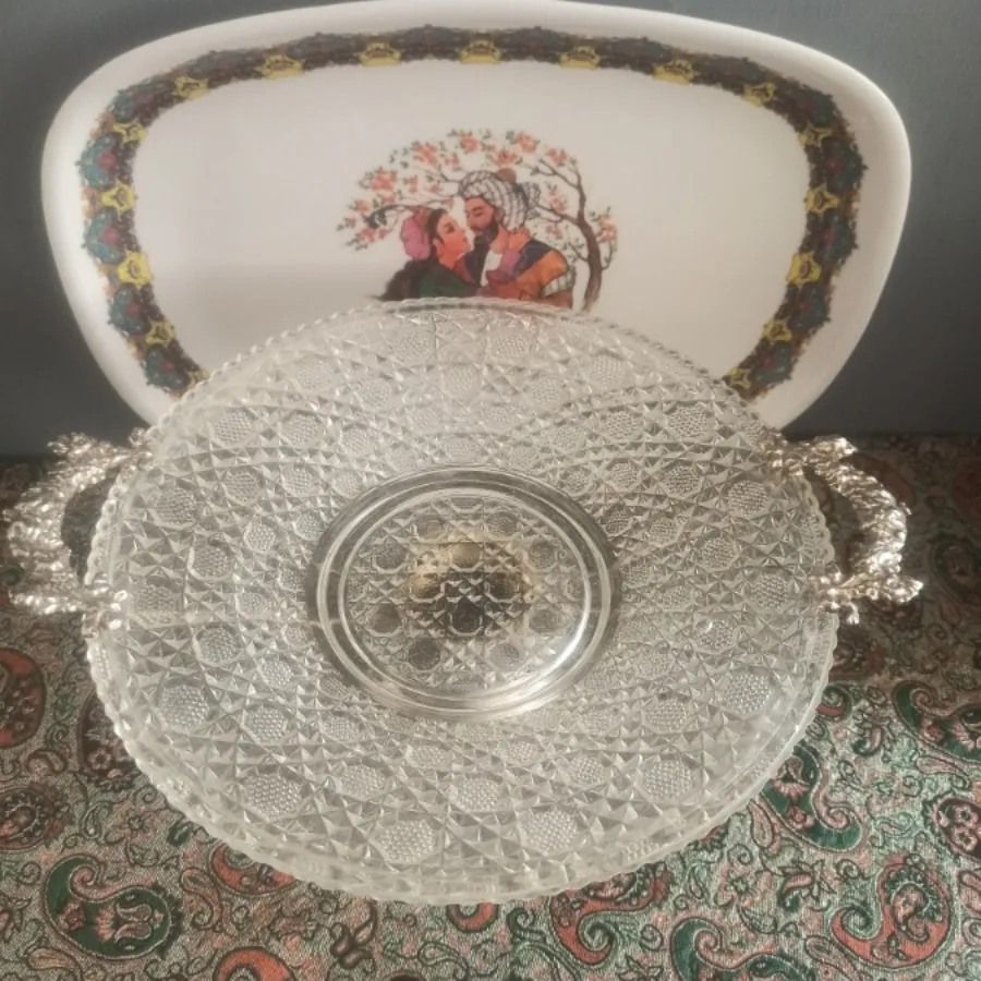 شیرینی خوری