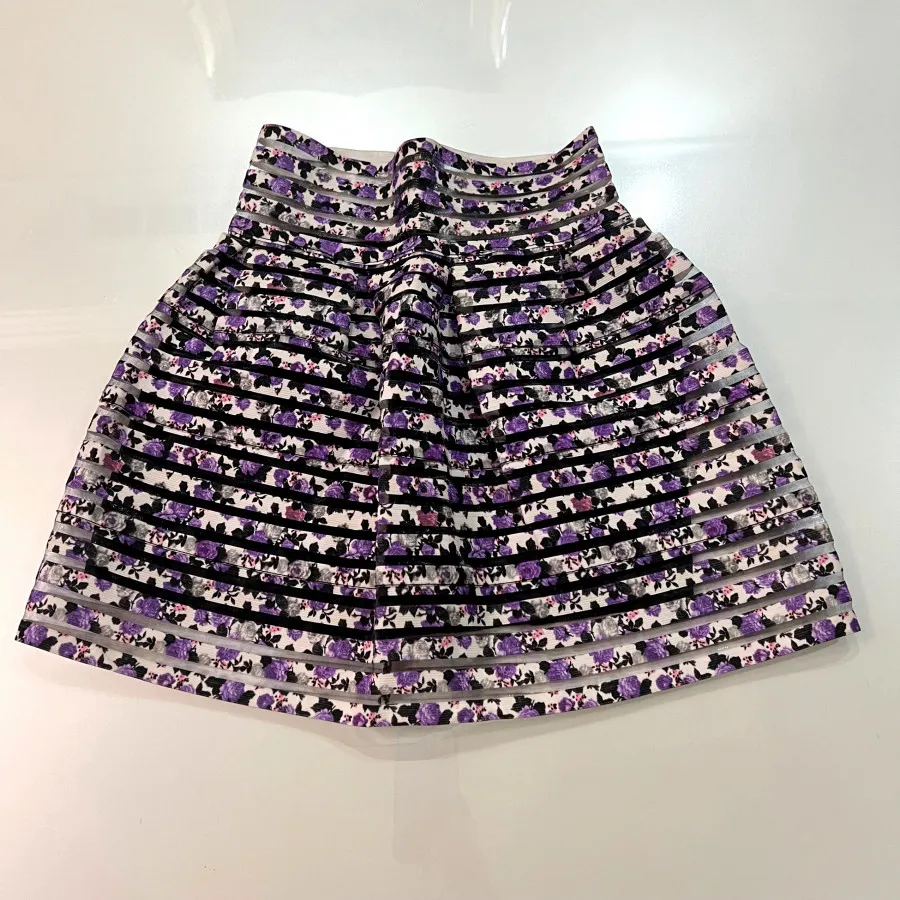 دامن شیک و عروسکی