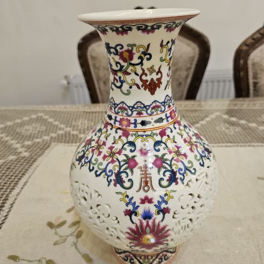 گلدان قدیمی زمان پهلوی