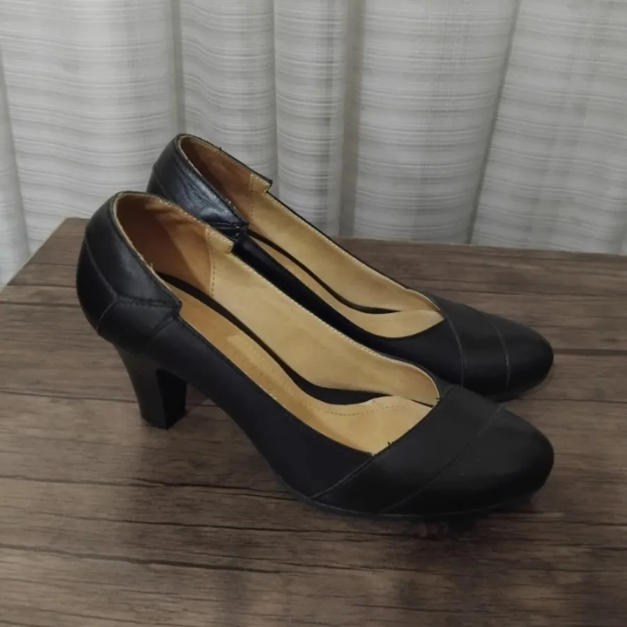 کفش بوفالو سفید