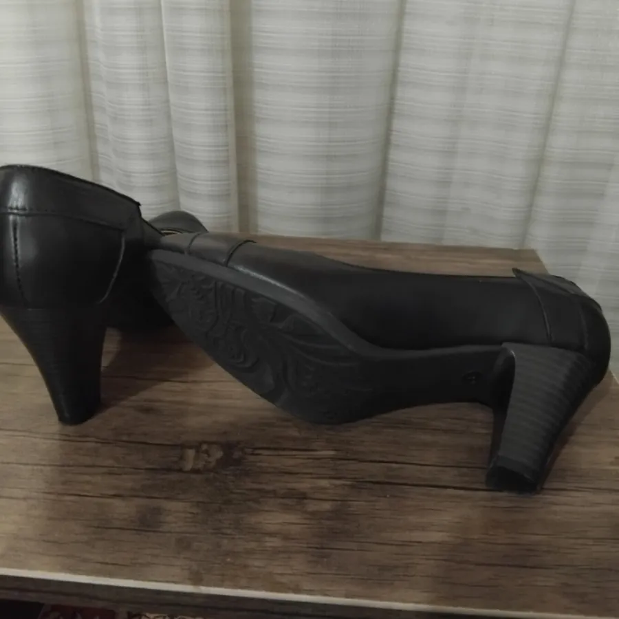 کفش بوفالو سفید