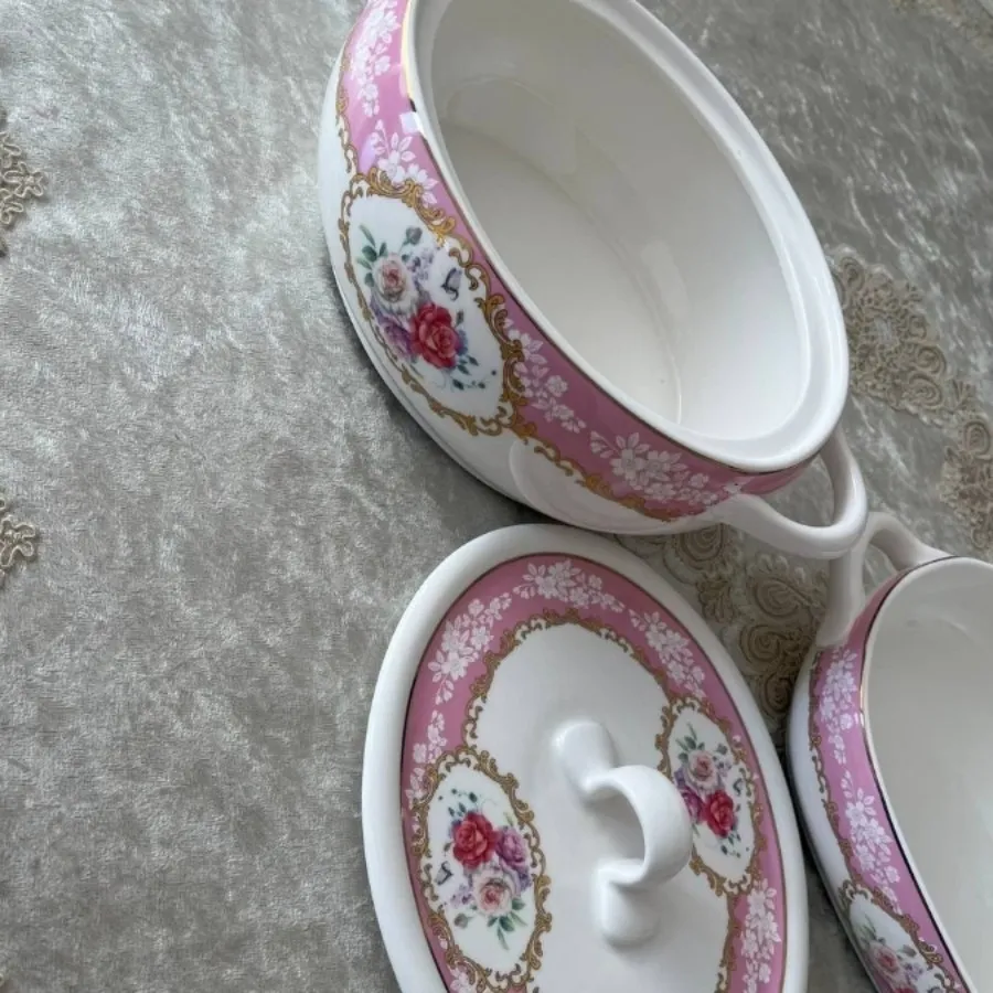 سوپ  و سالادخوری بی وی کی