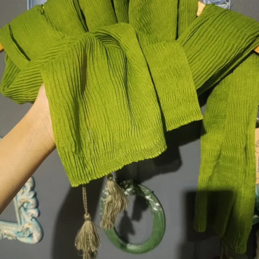 شال نخی پلیسه سبز