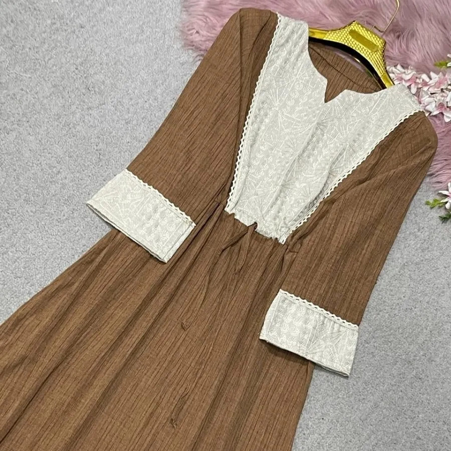 ساحلی زنانه