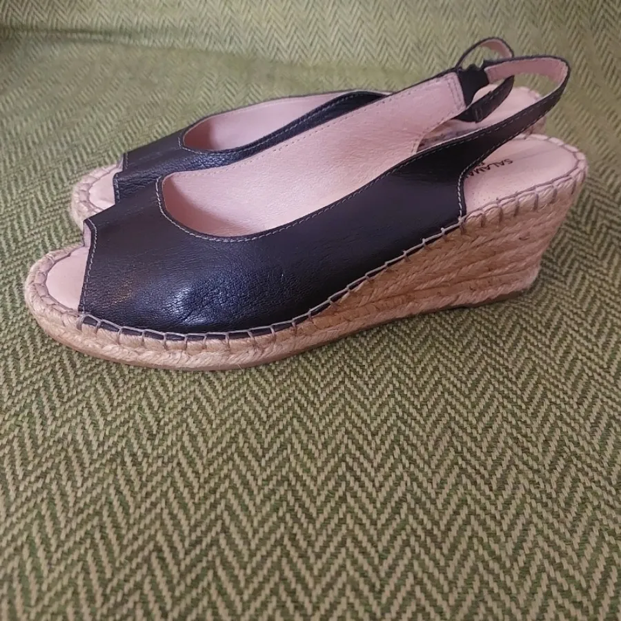 صندل چرم مشکی