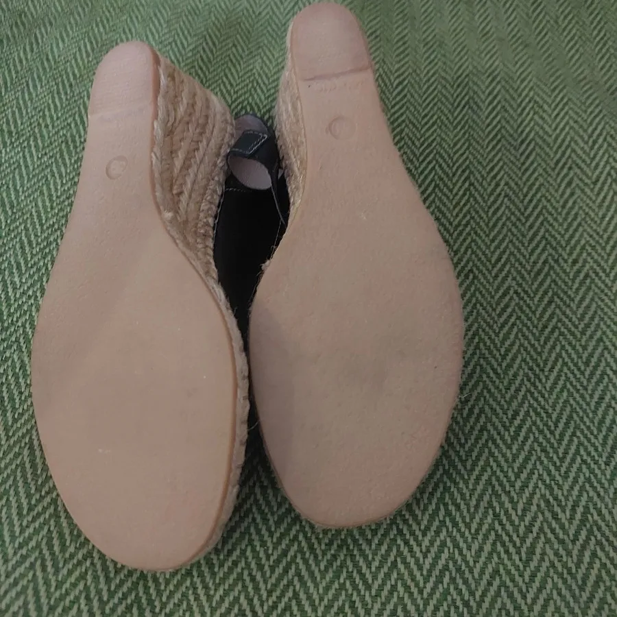 صندل چرم مشکی