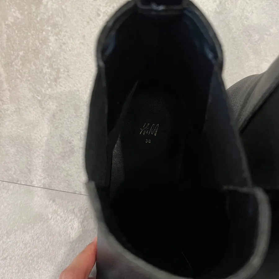 بوت H&M