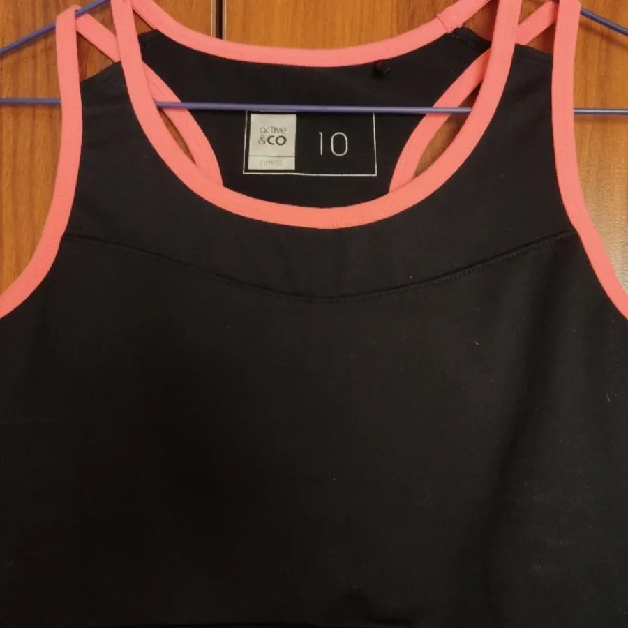 نیم تنه ورزشی