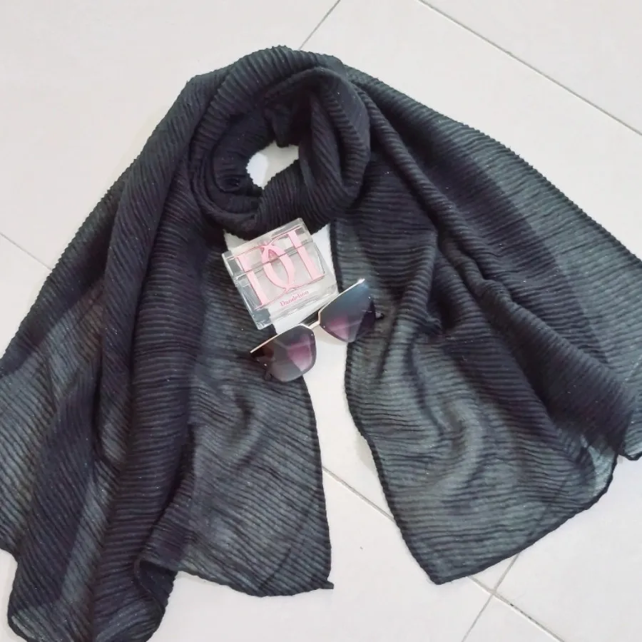 شال پلیسه شاین