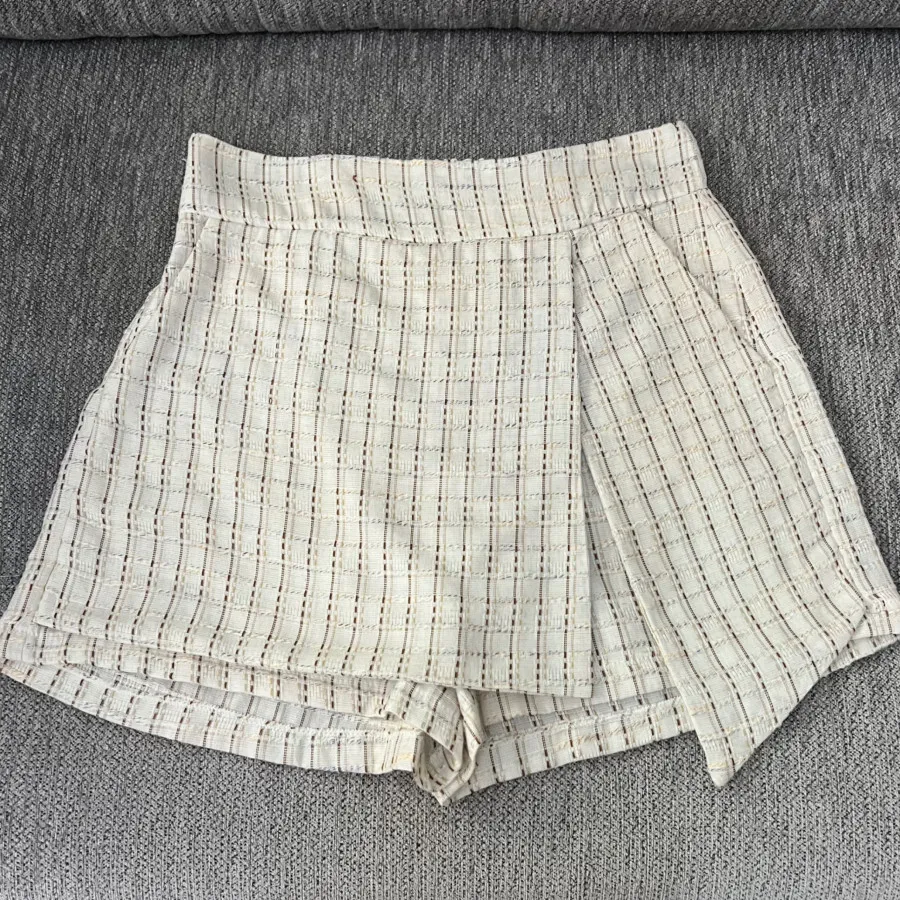 شلوارک دامنی